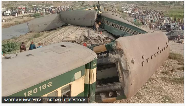 पाकिस्तान रेल दुर्घटनामा ३० जनाकाे मृत्यु
