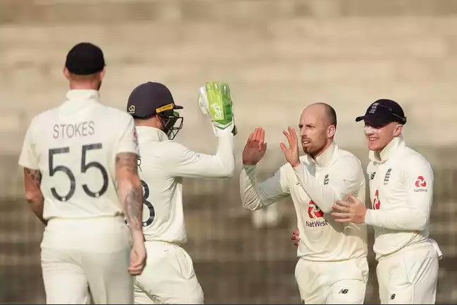 पहिलो टेस्टमा भारत २ सय २७ रनले पराजित