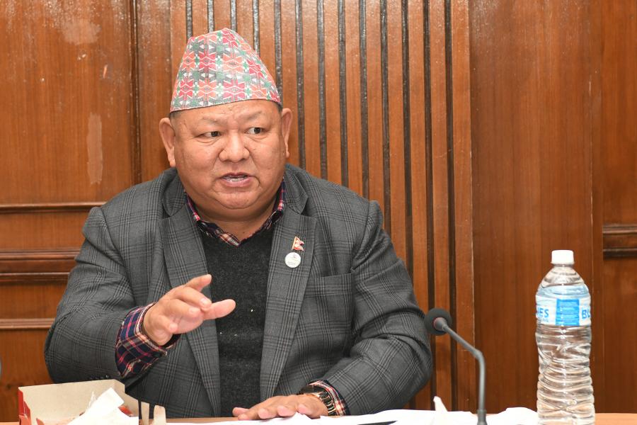 पर्यटनमन्त्री आलेले पार्टी अध्यक्ष नेपाललाई बुझाए राजीनामा, ५  बजे पत्रकार सम्मेलन गर्दै
