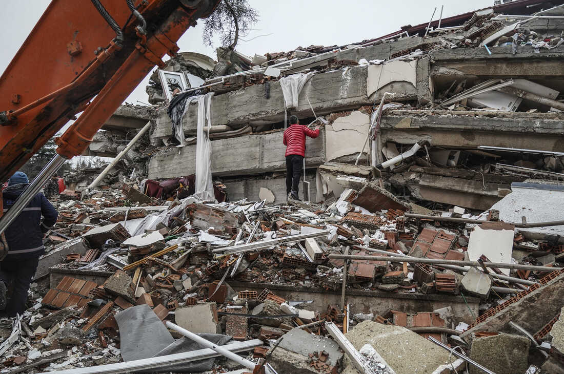 टर्कीए र सिरियामा भूकम्पमा परी मृत्यु हुने १५ हजार भन्दा बढी